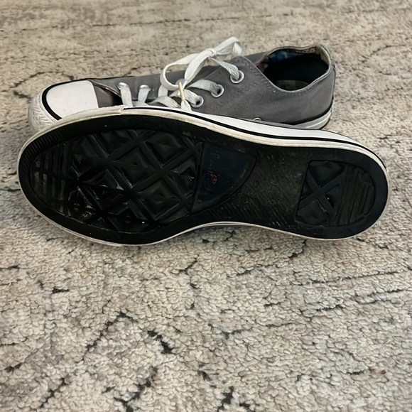 Converse women’s size 8 gray - Picture 4 of 4